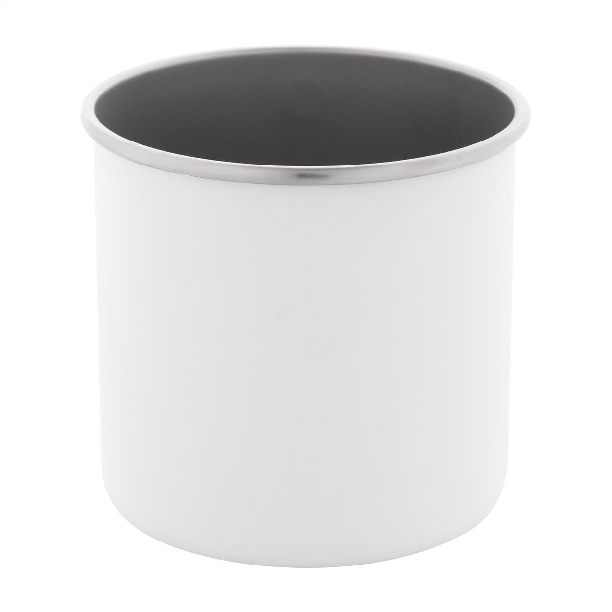 Tasse aus recyceltem Edelstahl